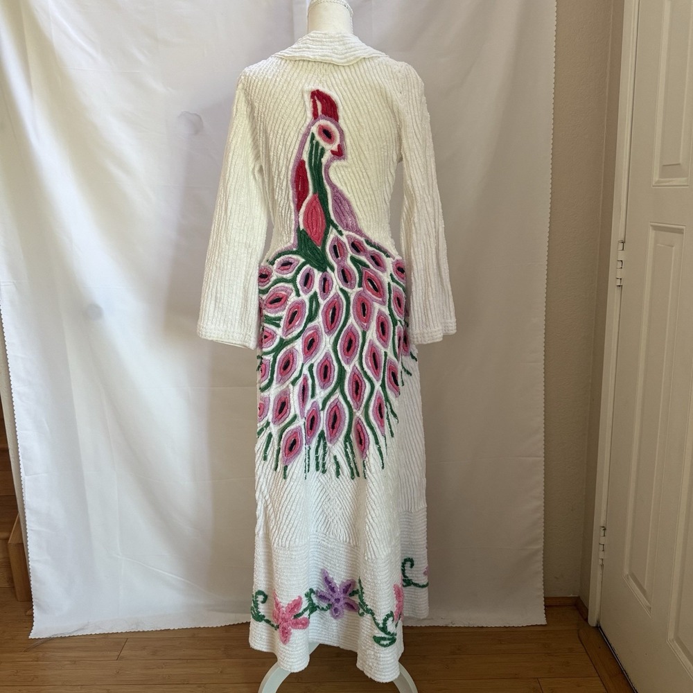 Vintage Peacock Floral Chenille Bath Robe Long White Housecoat Cottage 40s 50s